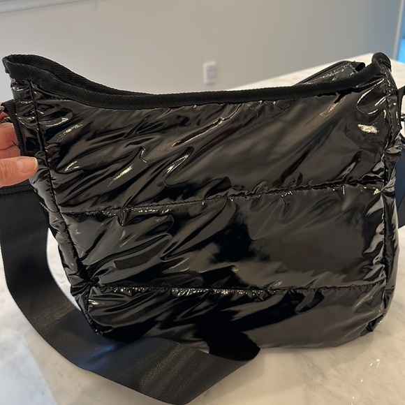 Haute Shore crossbody - Picture 2 of 6